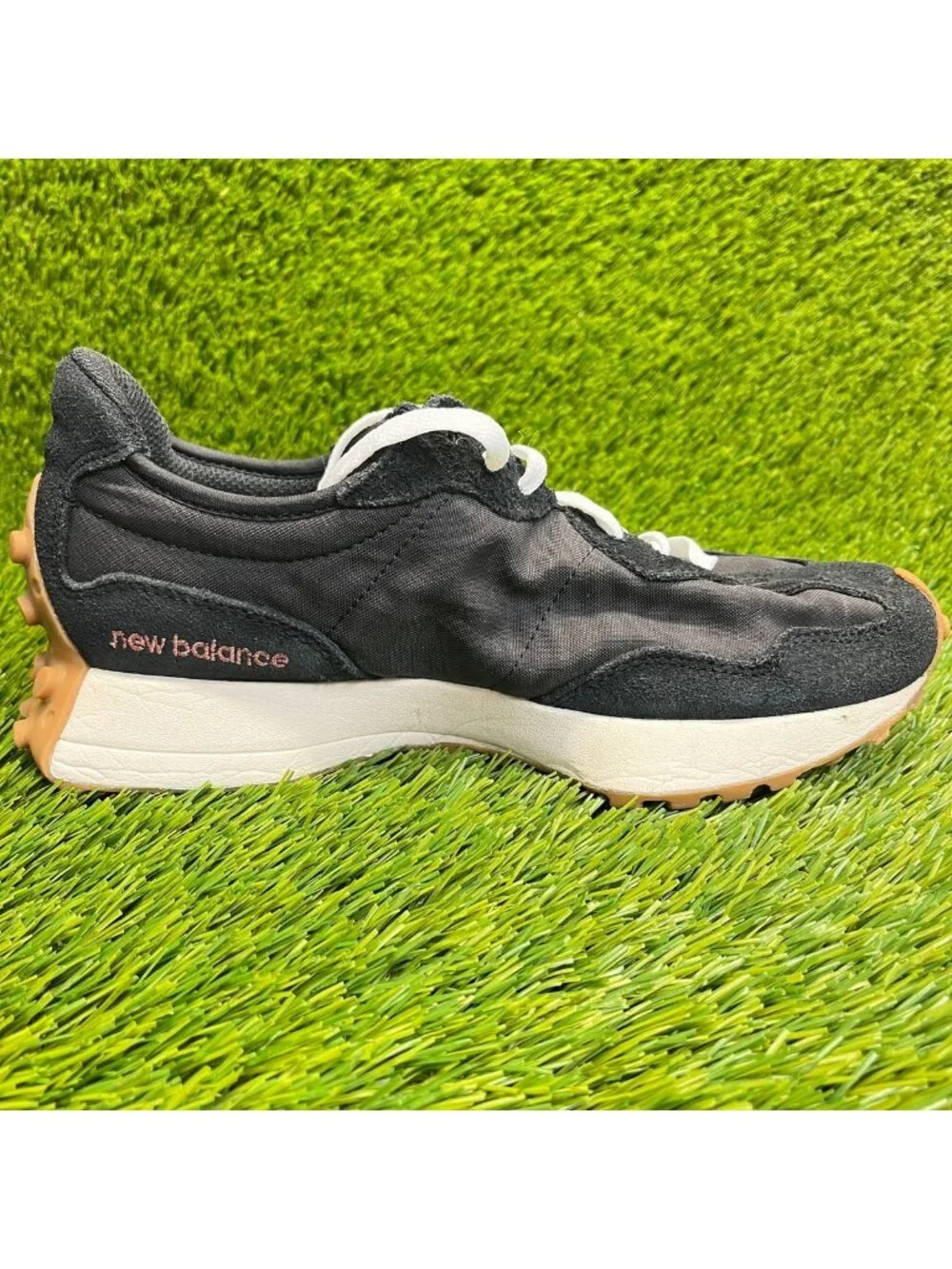 New Balance 327 Womens Size 8 Black Ivory Gum Athletic Running Shoes Sneakers
